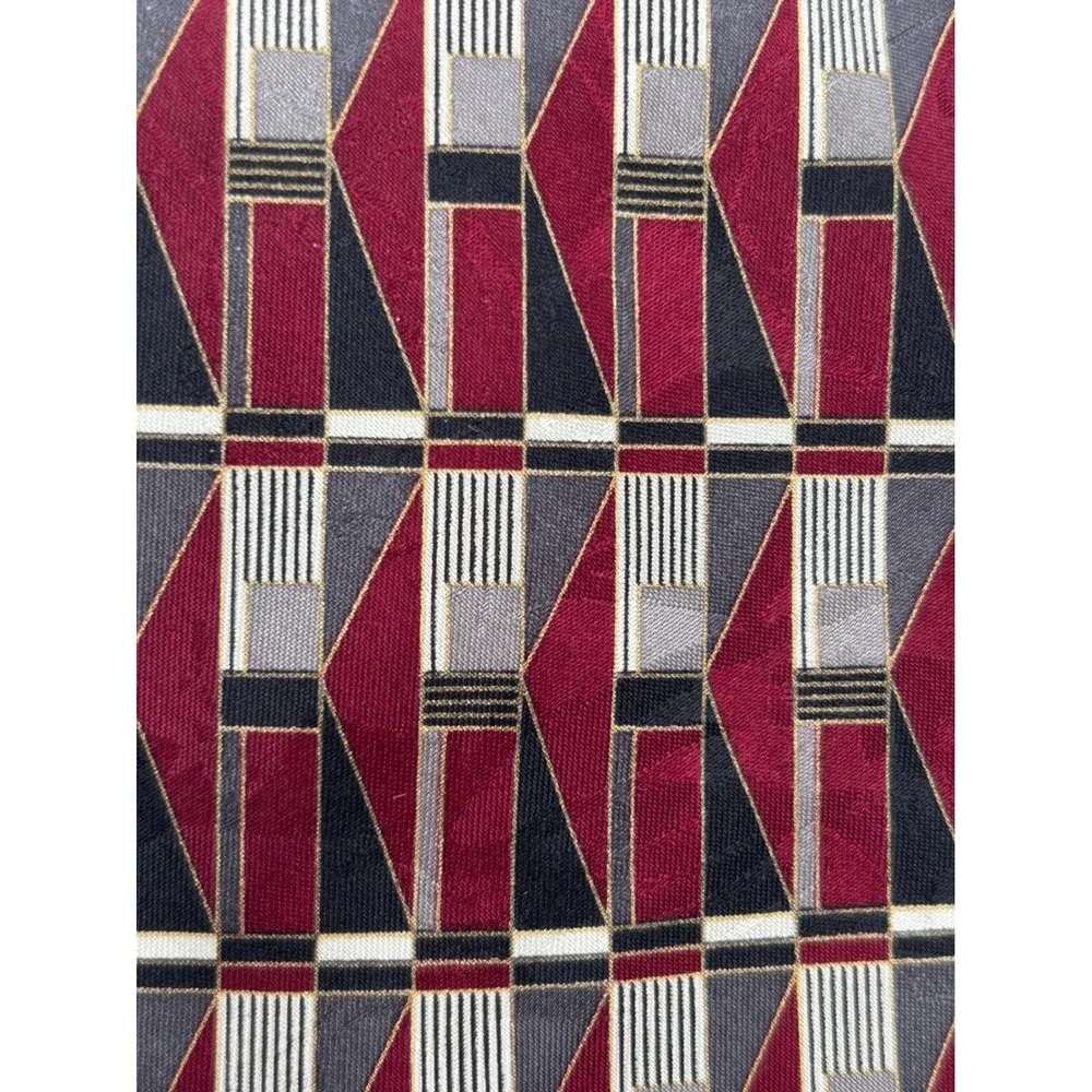Gianfranco Ruffini Italy Men's 100% Silk Geometric Necktie Red Black Made USA